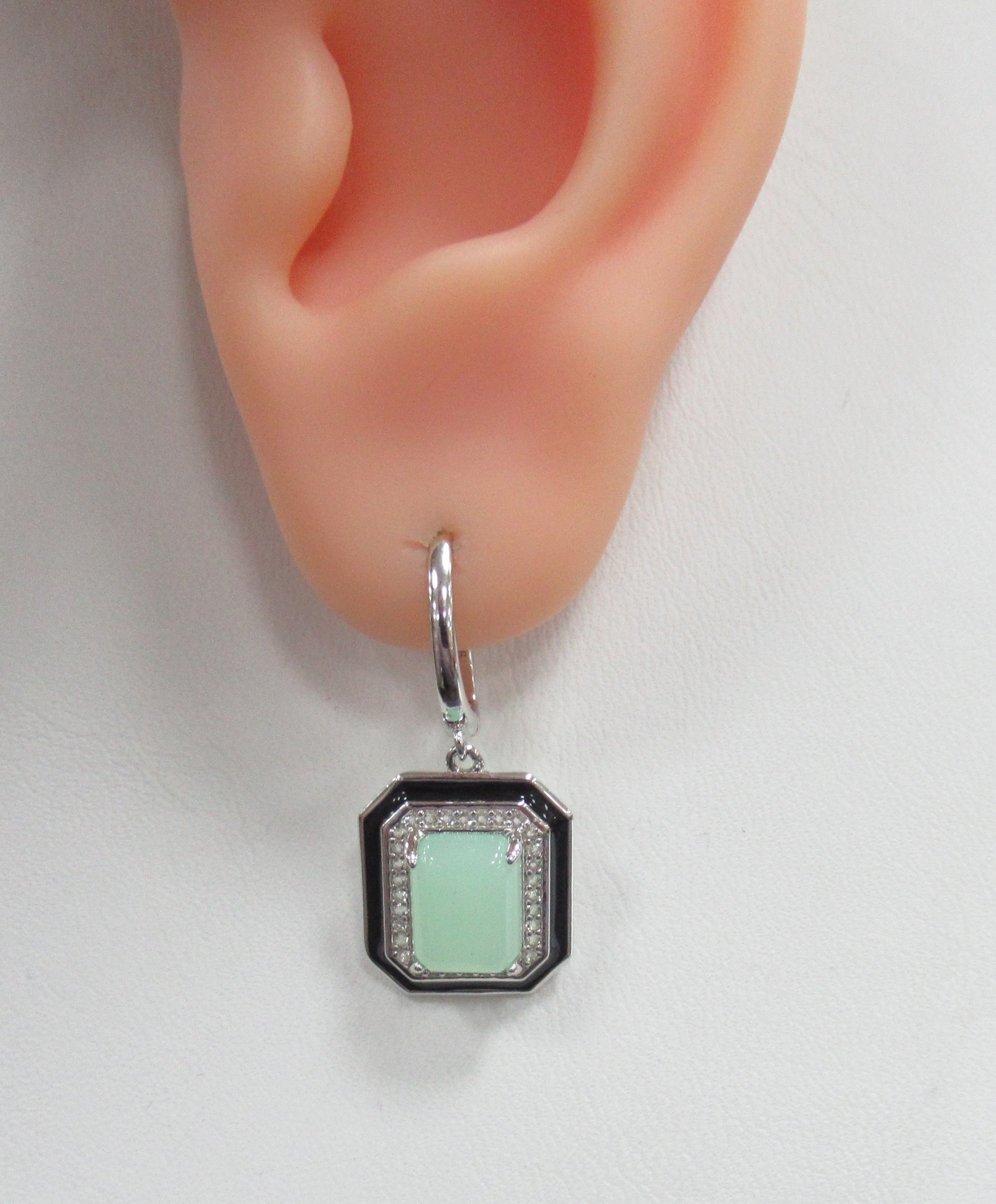 Серебряные серьги с зелеными халцедонами